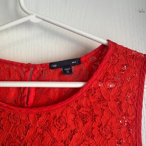 Gap lace tank top - Picture 2 of 5